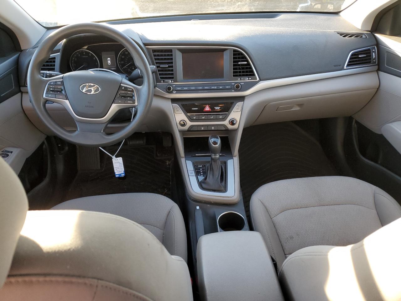 2018 Hyundai Elantra - Image 8