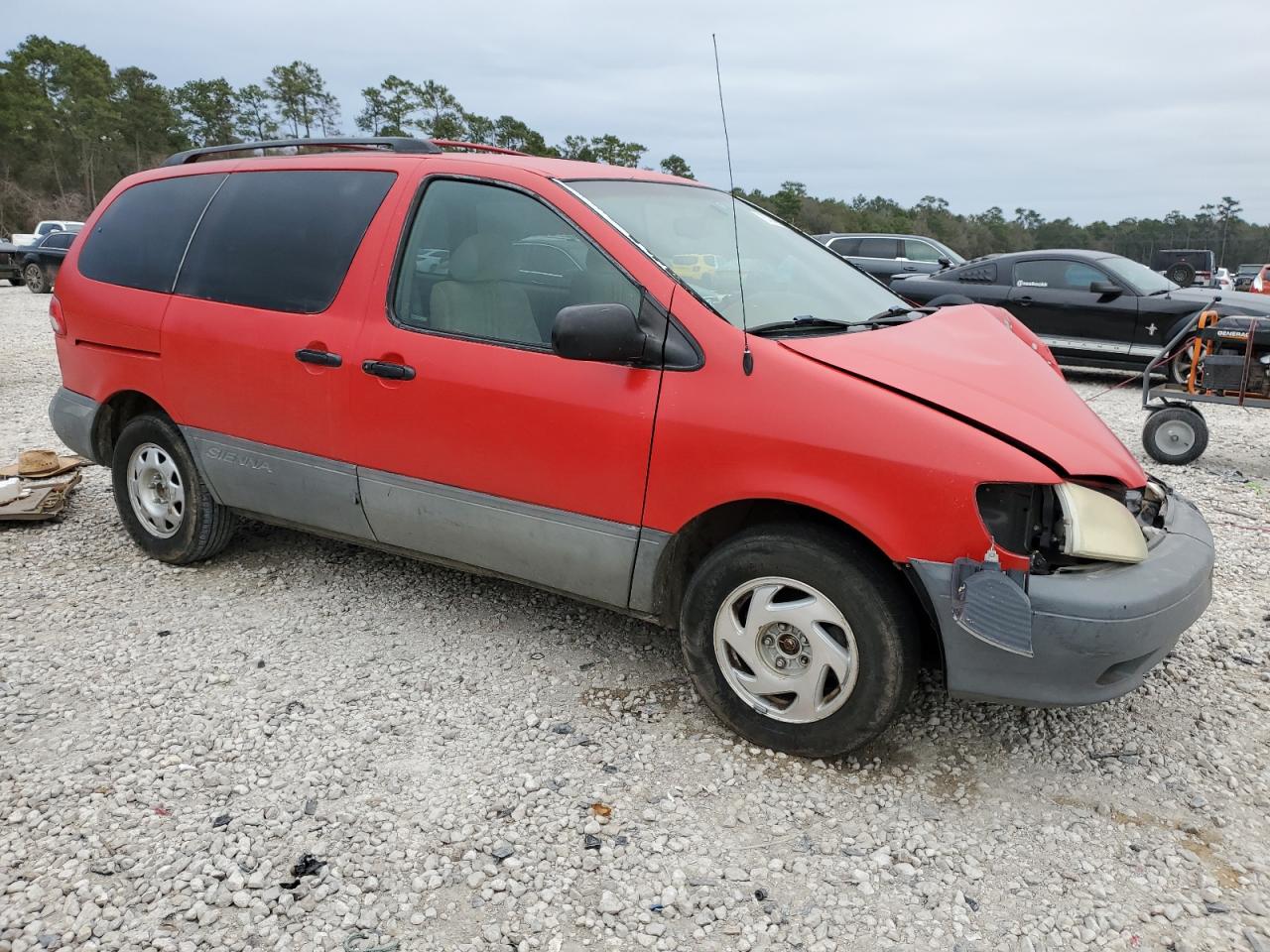2002 Toyota Sienna - Image 4