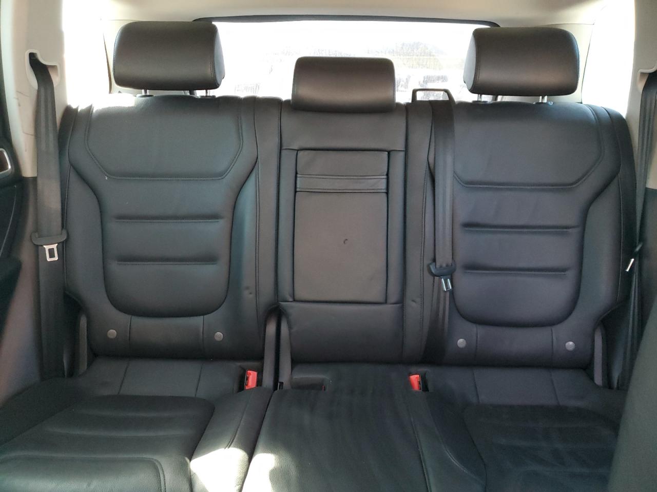 2014 Volkswagen Touareg - Image 10