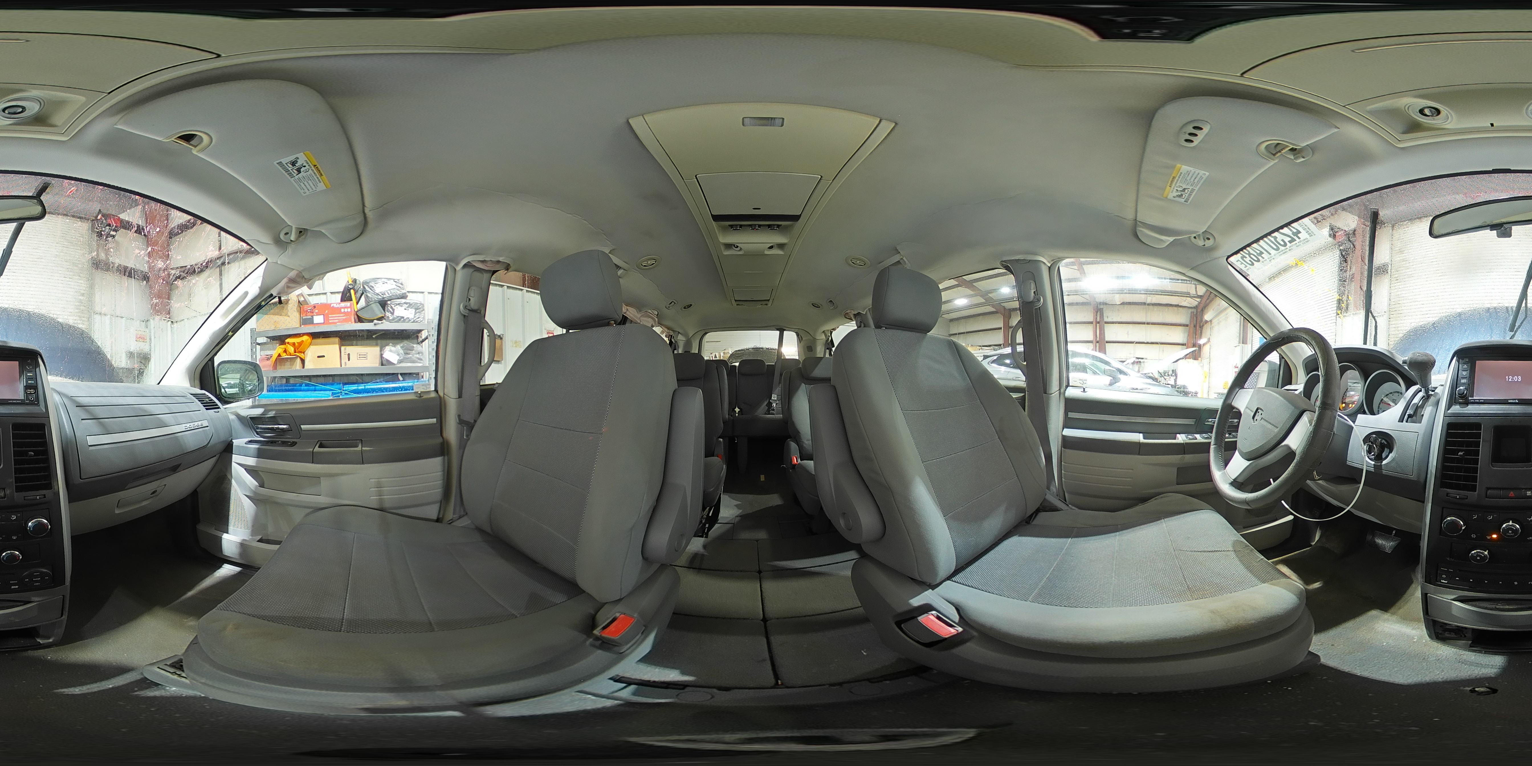 2009 Dodge Caravan - Image 13