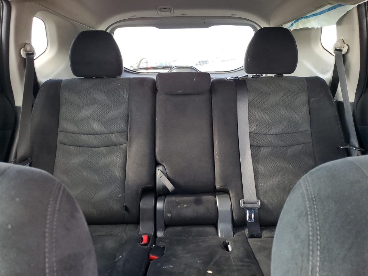 2016 Nissan Rogue - Image 10