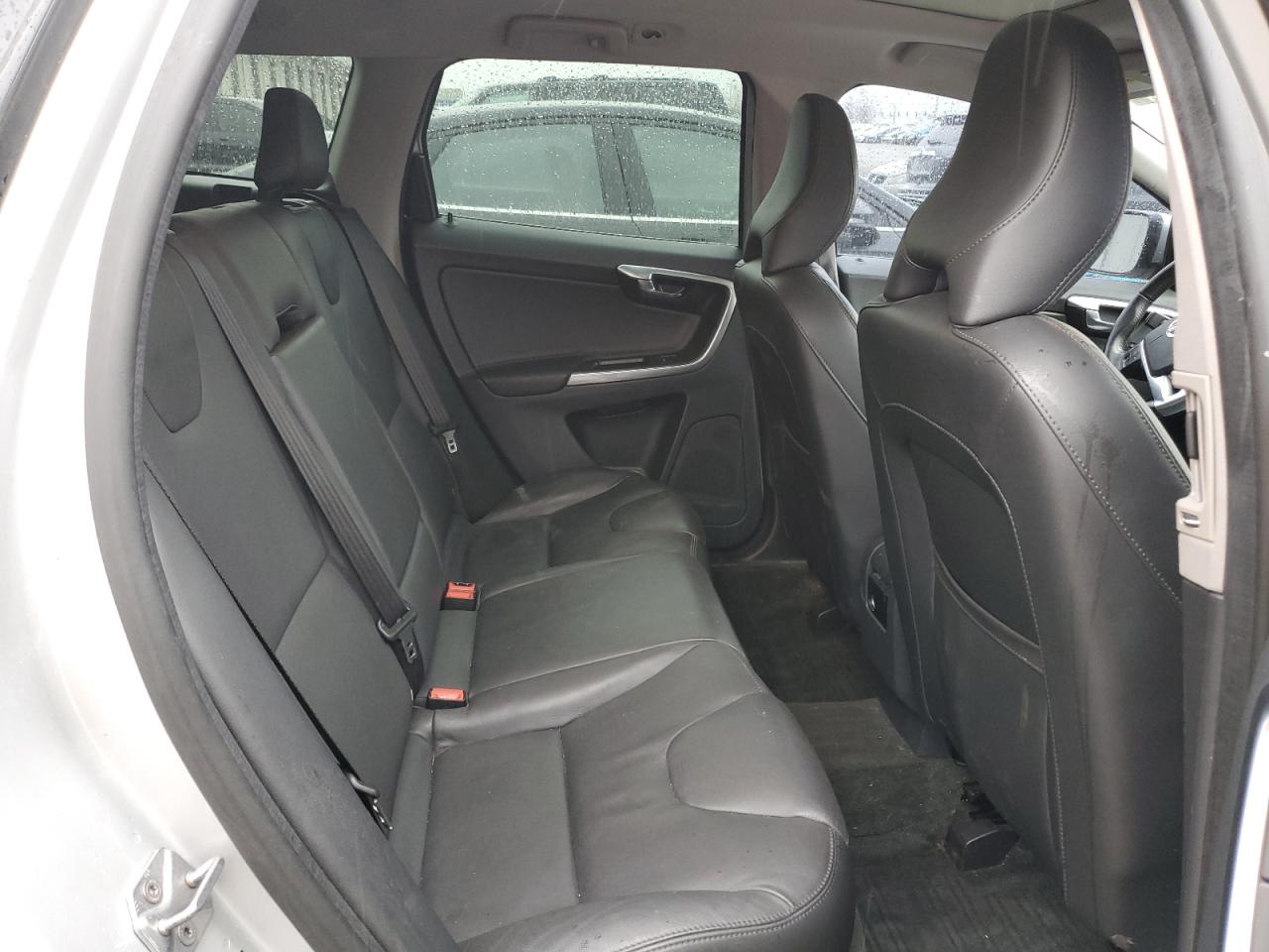 2016 Volvo XC60 - Image 11