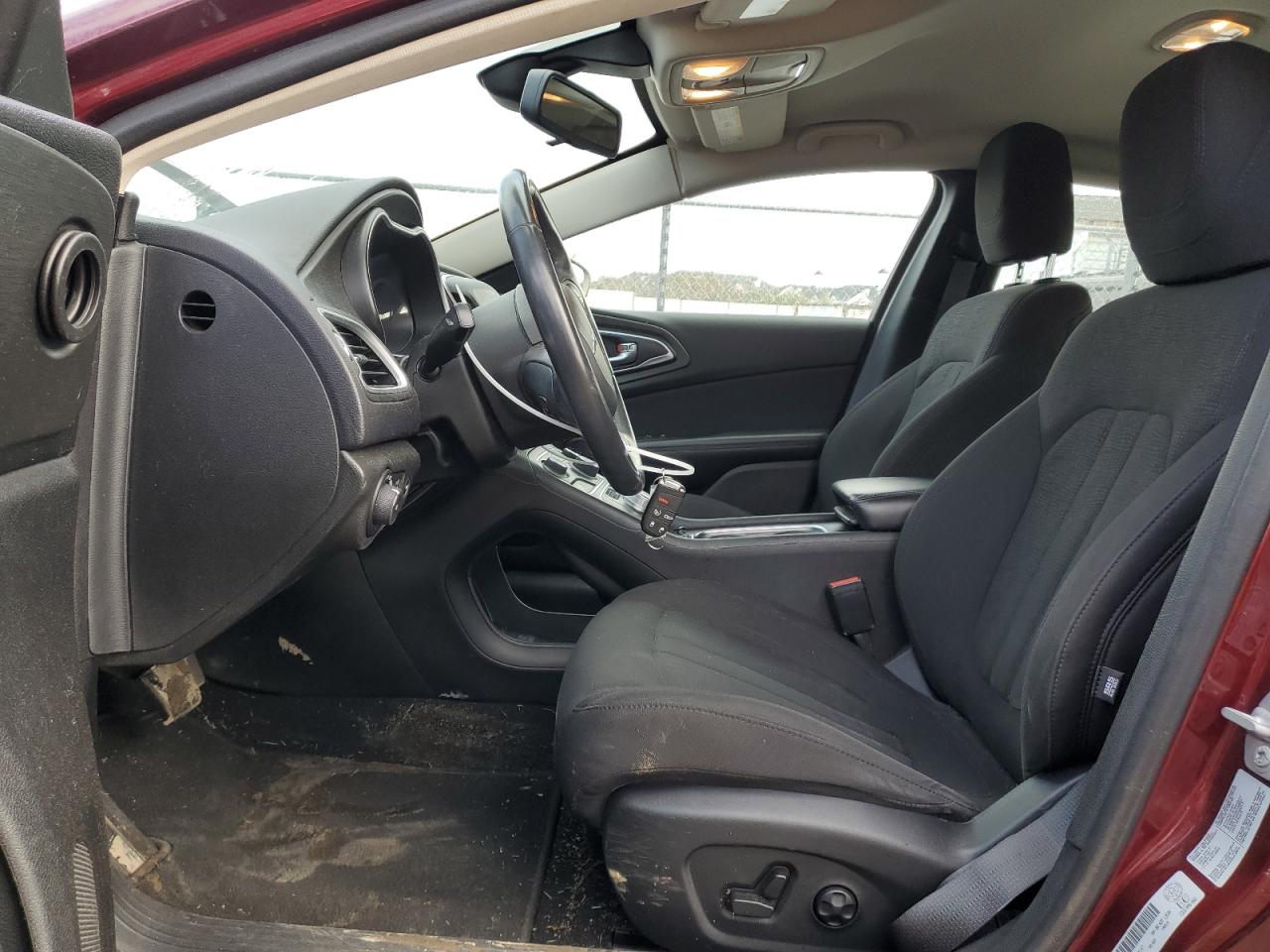 2015 Chrysler 200 - Image 7