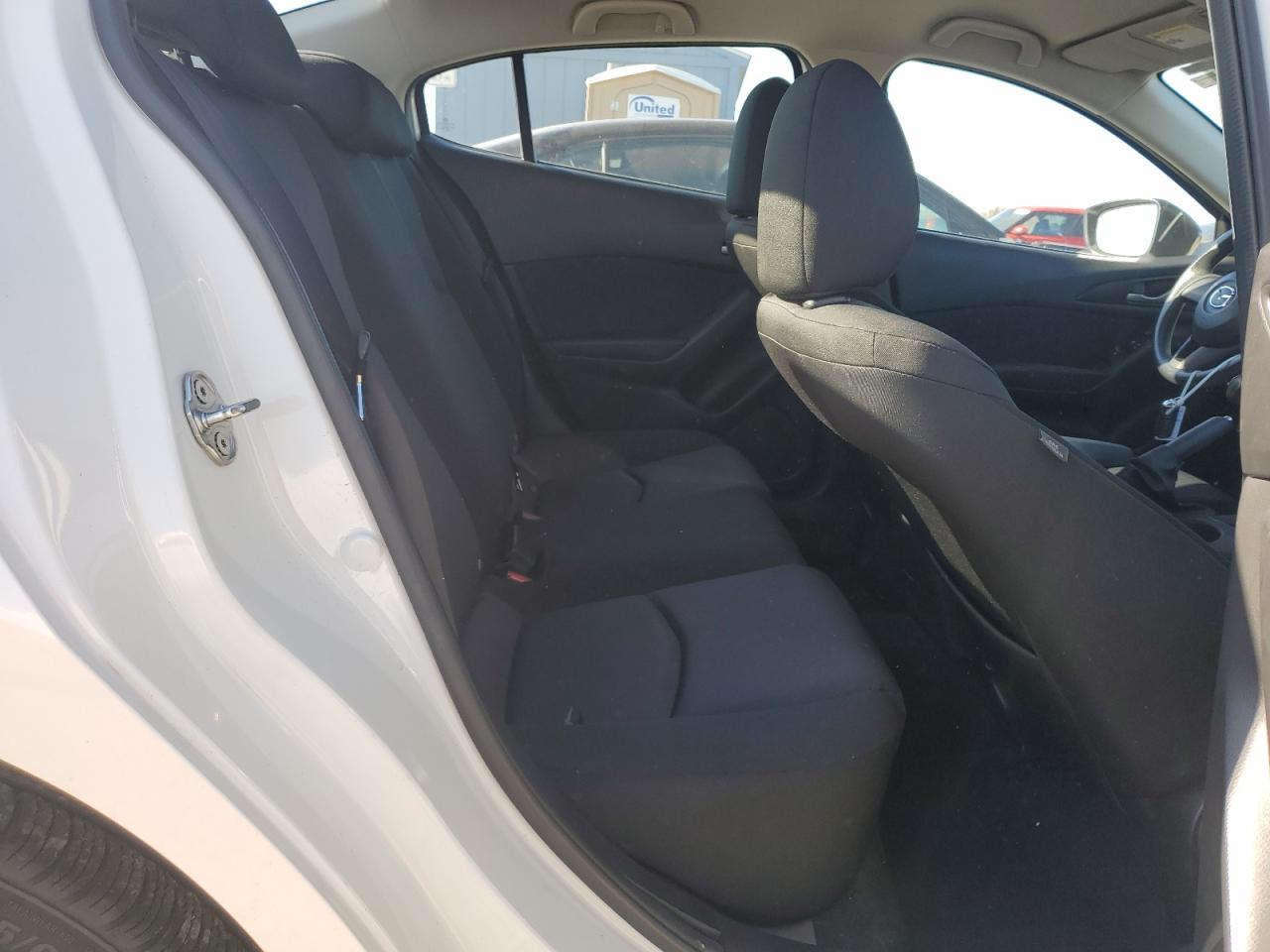 2015 Mazda 3 - Image 10