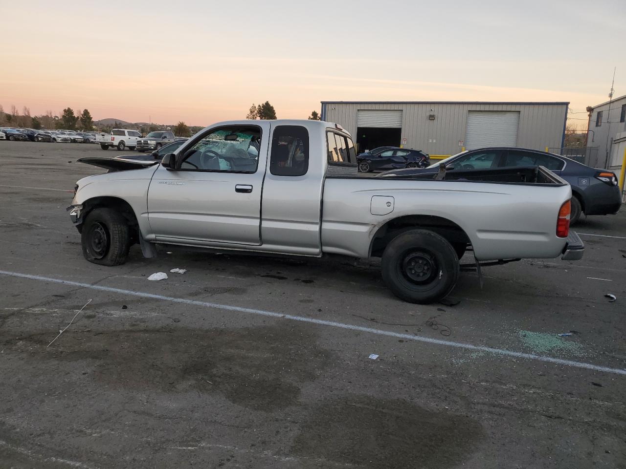 2000 Toyota Tacoma - Image 2