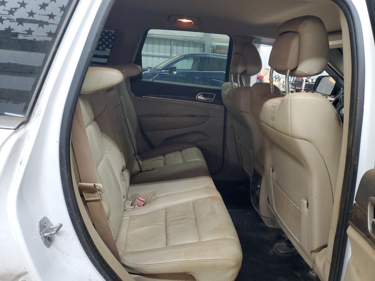 2015 Jeep Grand Cherokee - Image 11