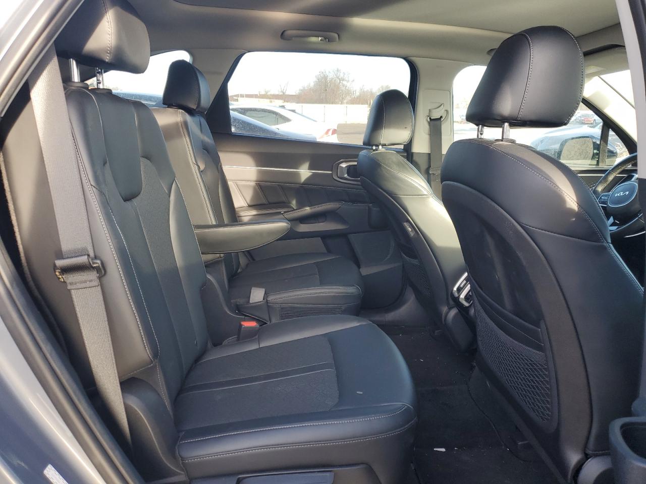 2022 Kia Sorento - Image 11