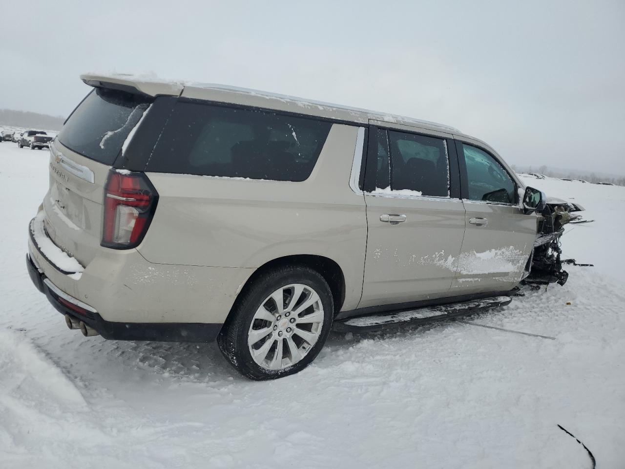 2022 Chevrolet Suburban - Image 3