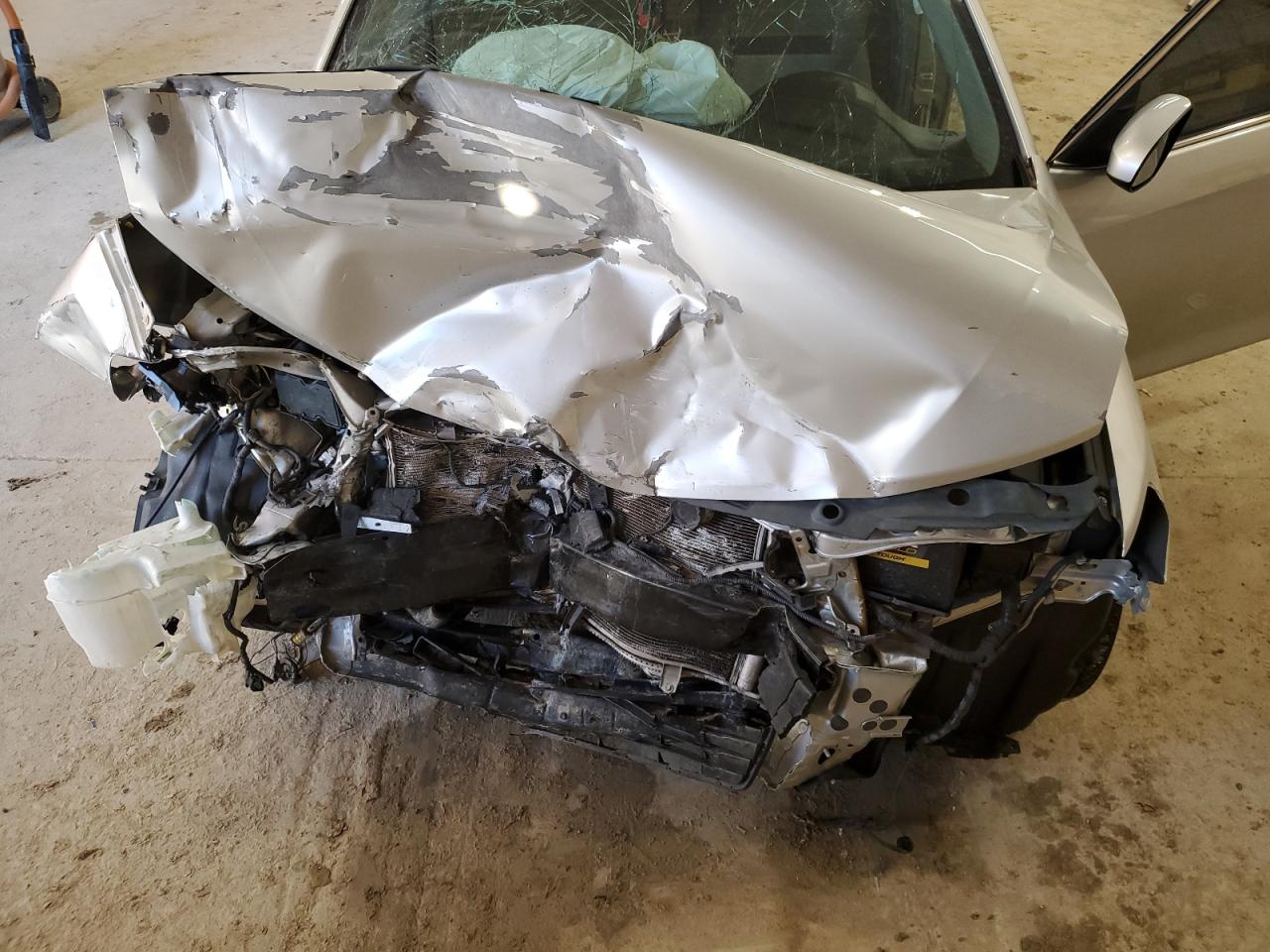 2012 Toyota Camry - Image 11