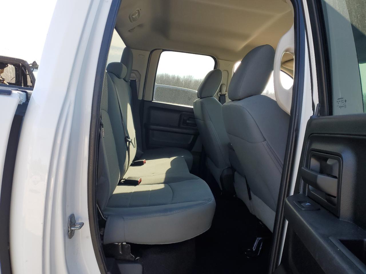 2016 RAM 1500 - Image 10