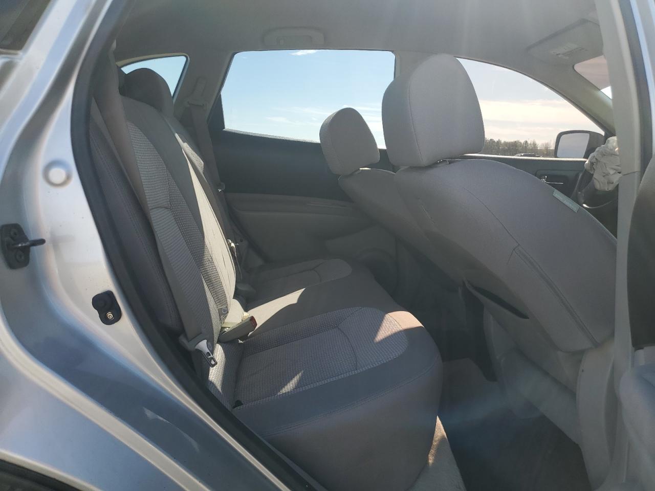2010 Nissan Rogue - Image 12