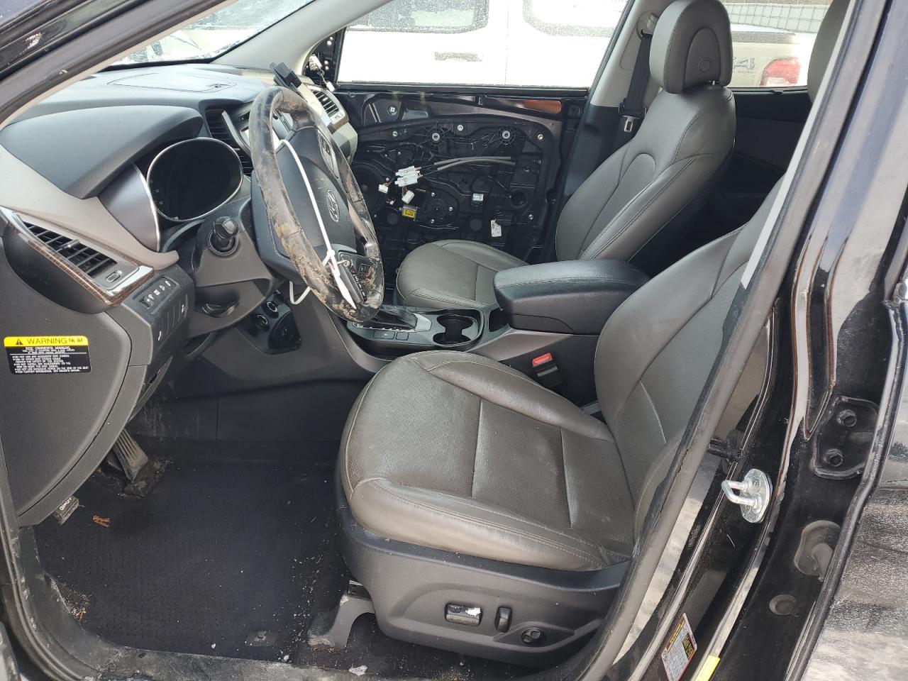2017 Hyundai Santa Fe - Image 7