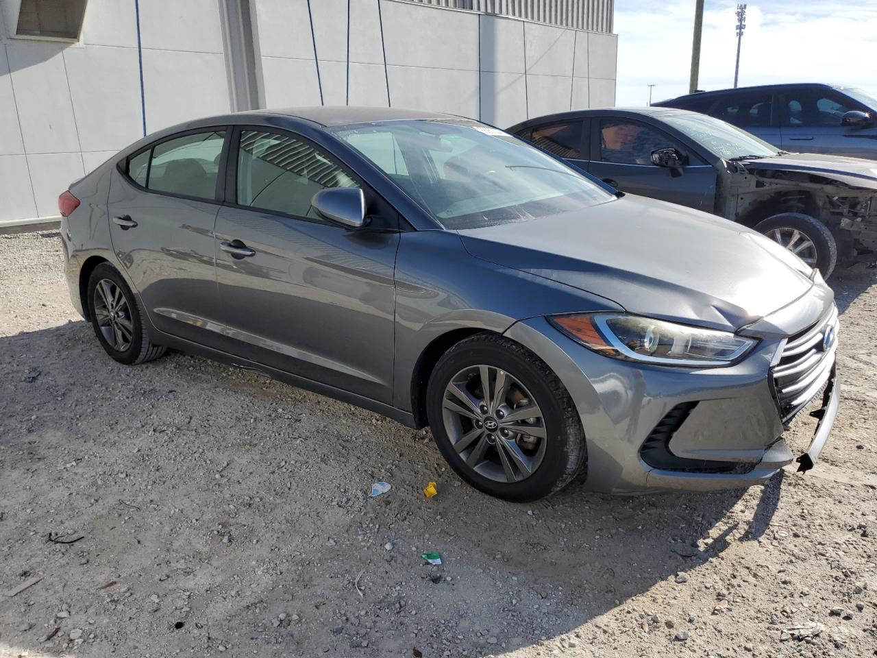 VIN 5NPD84LF8JH282443 2018 HYUNDAI ELANTRA no.4