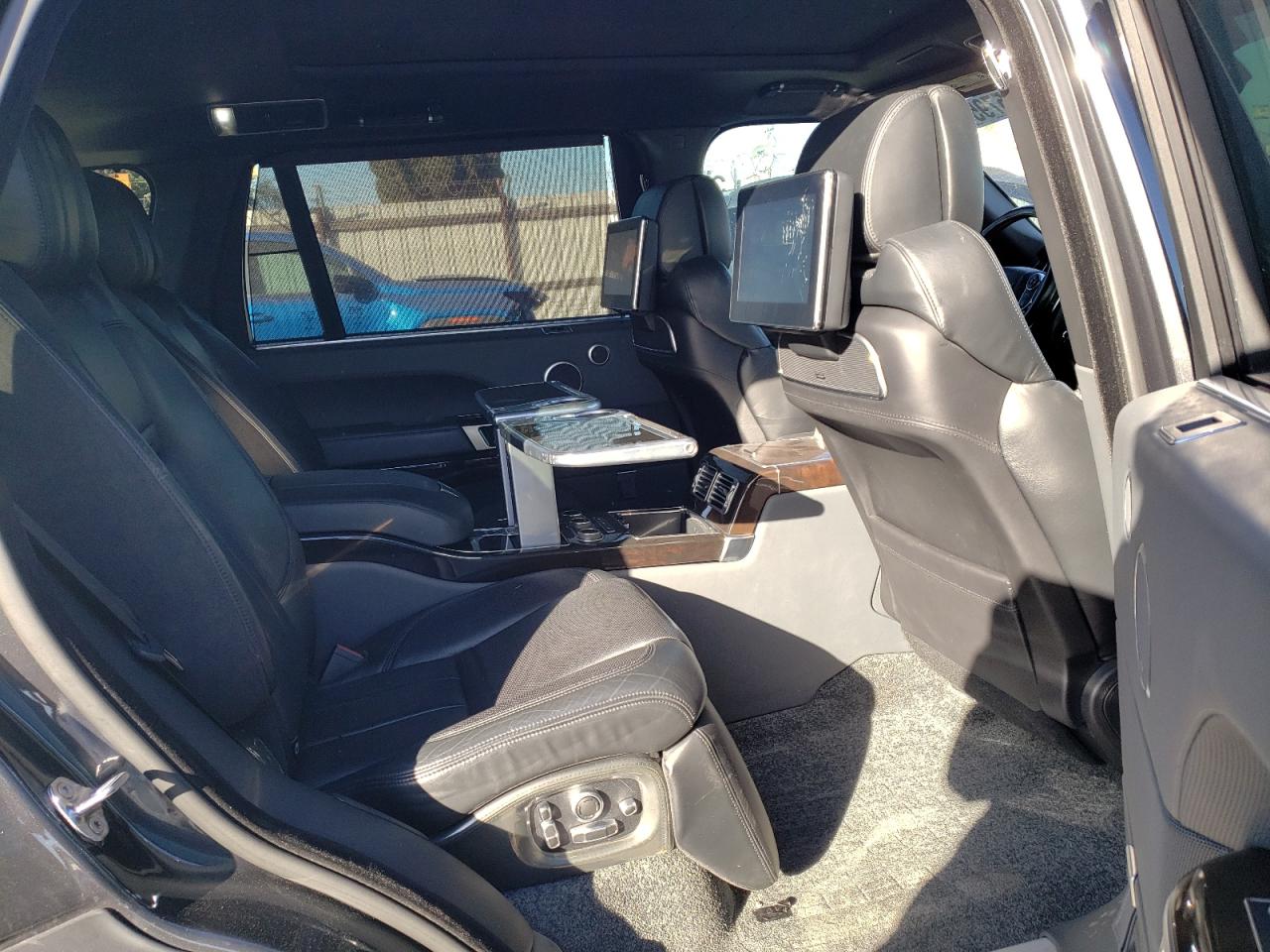 2017 Land Rover Range Rover - Image 11