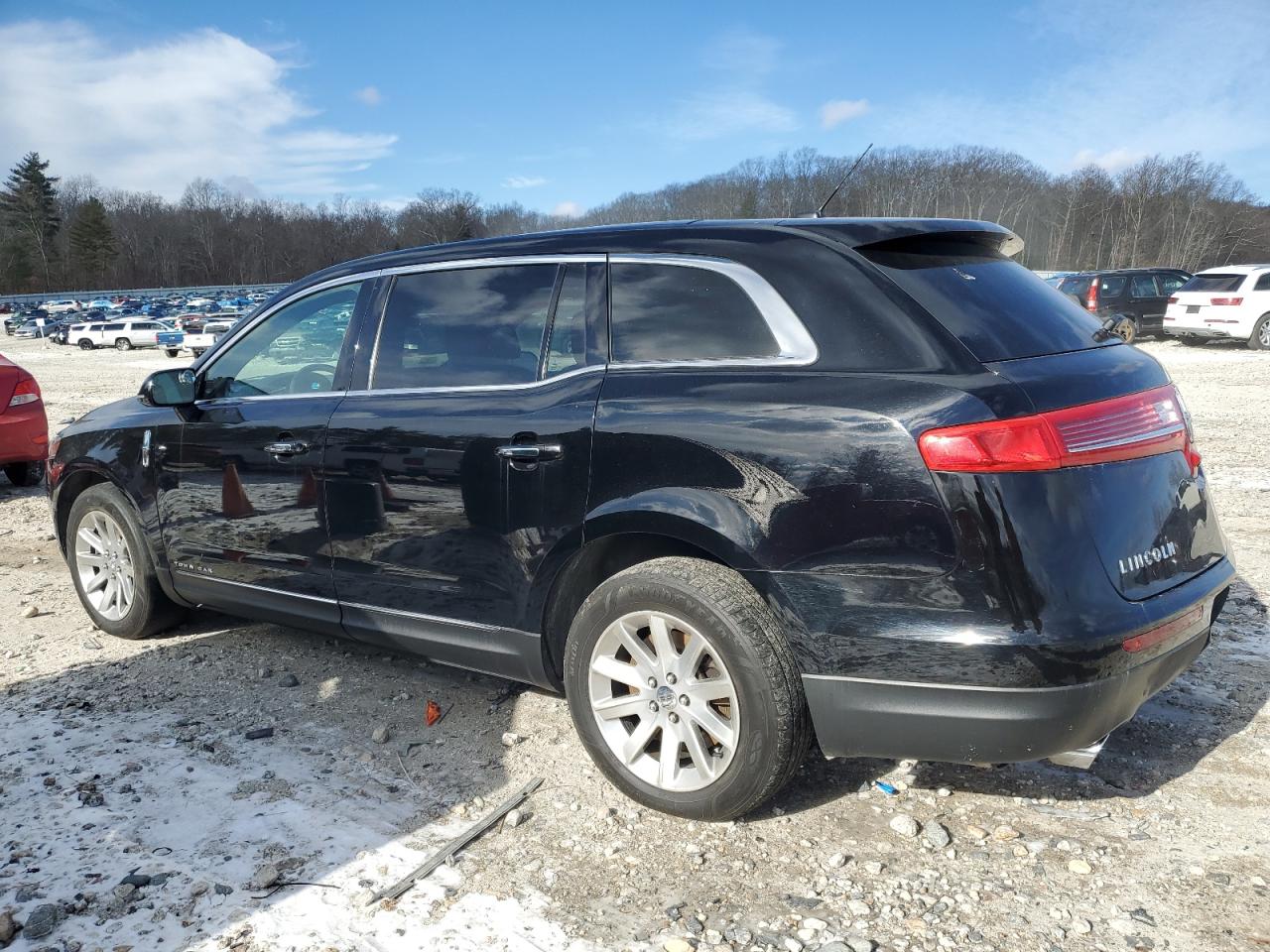 2018 Lincoln MKT - Image 2