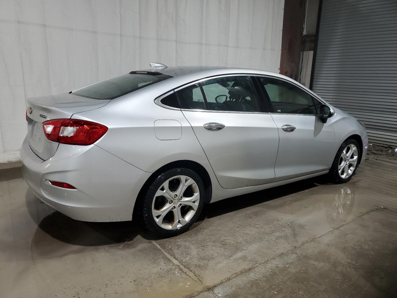2016 Chevrolet Cruze - Image 3