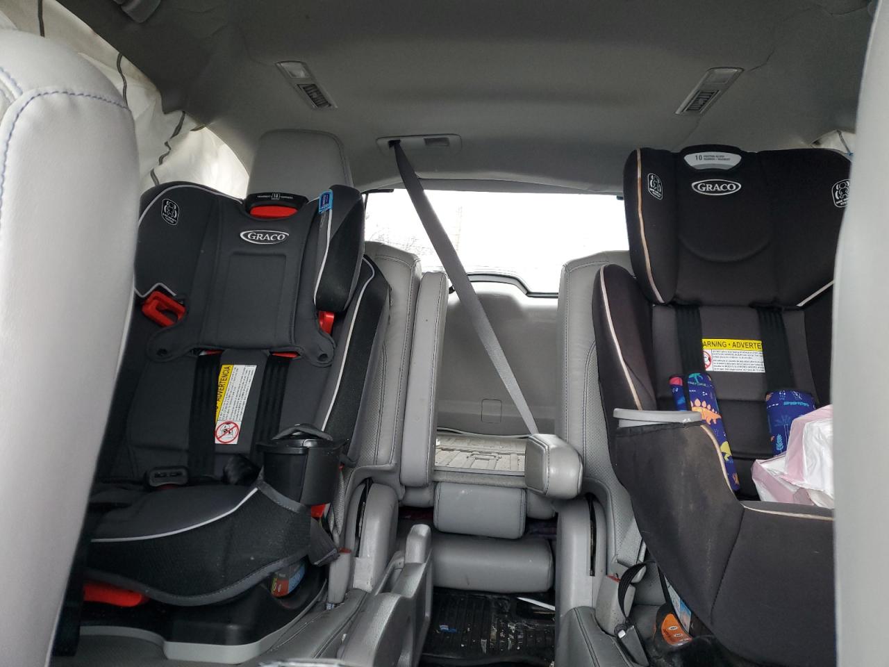 2016 Toyota Highlander - Image 10