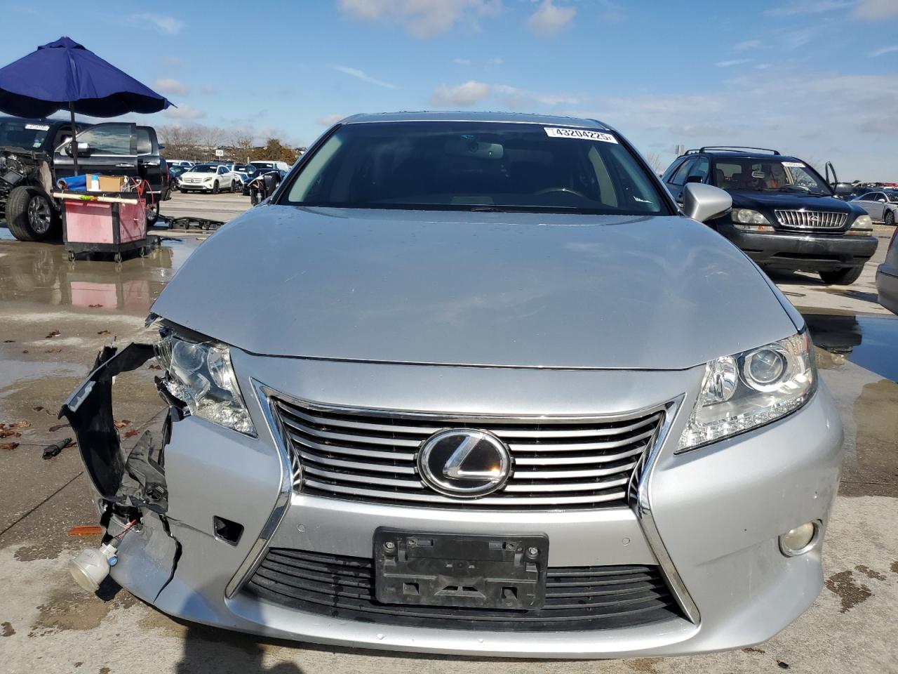 2015 Lexus ES - Image 5