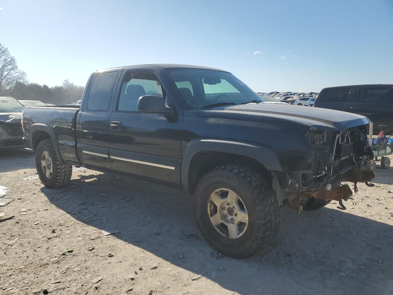 2004 Chevrolet Silverado - Image 4
