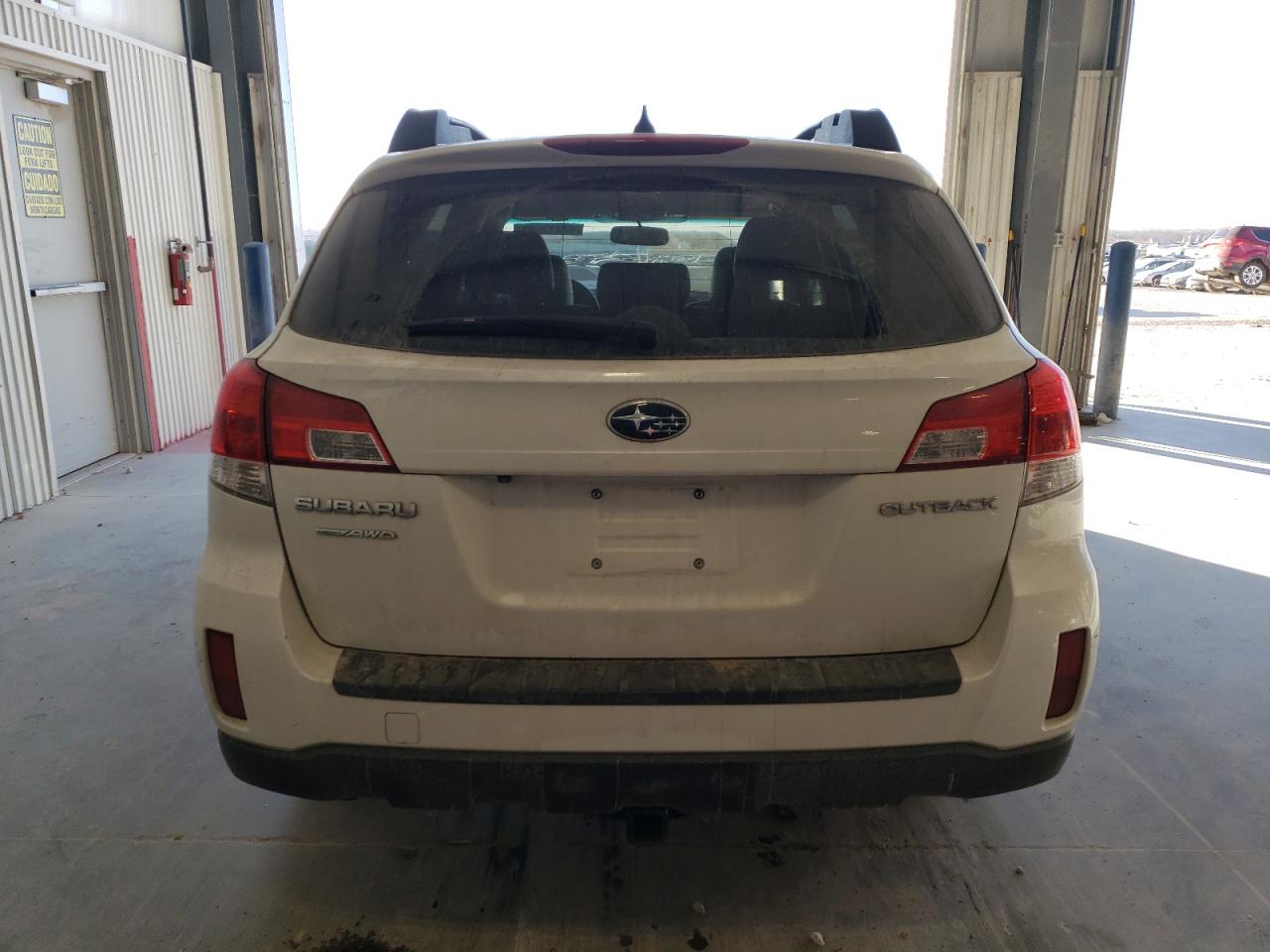 2013 Subaru Outback - Image 6