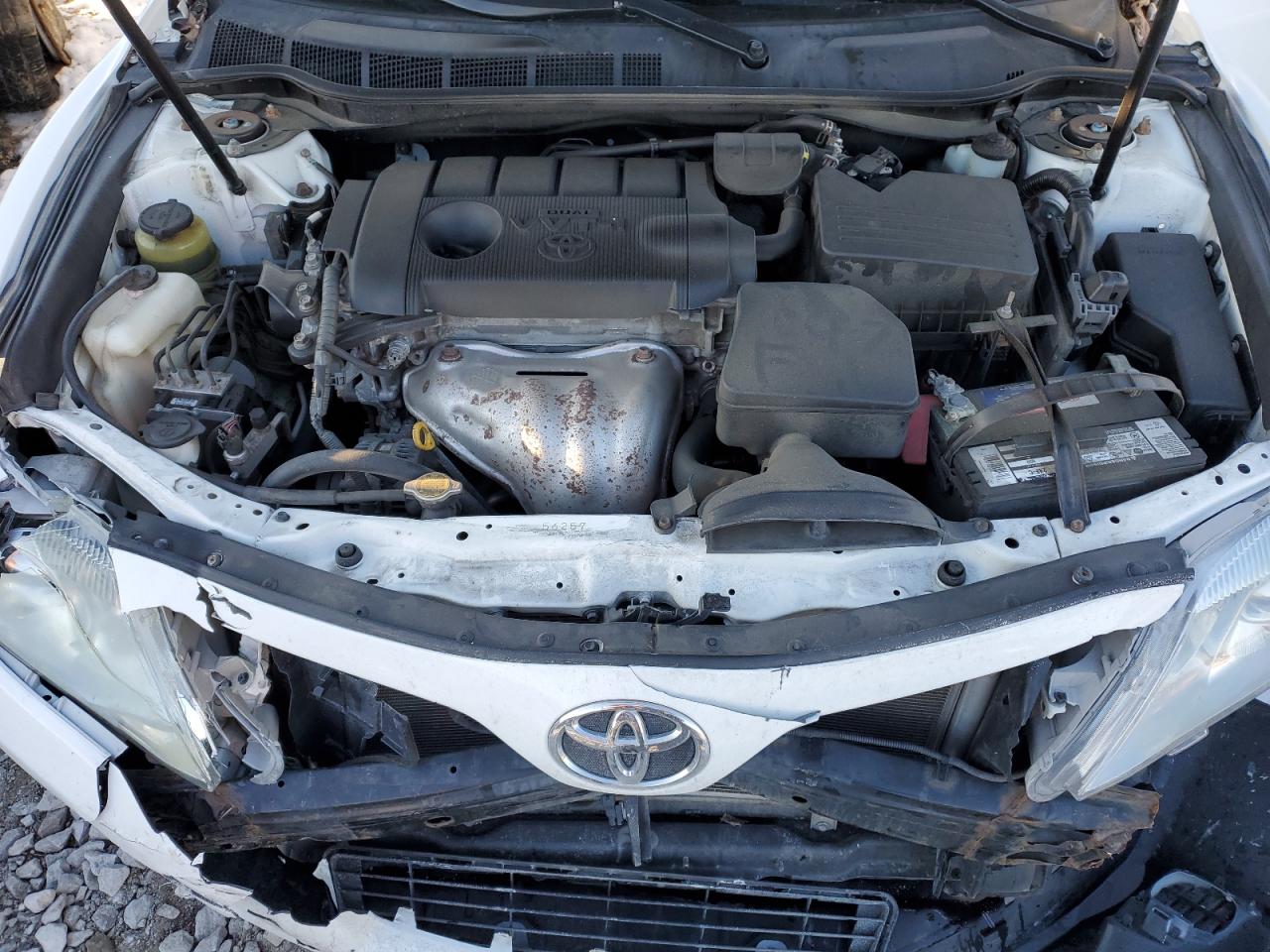 2011 Toyota Camry - Image 12
