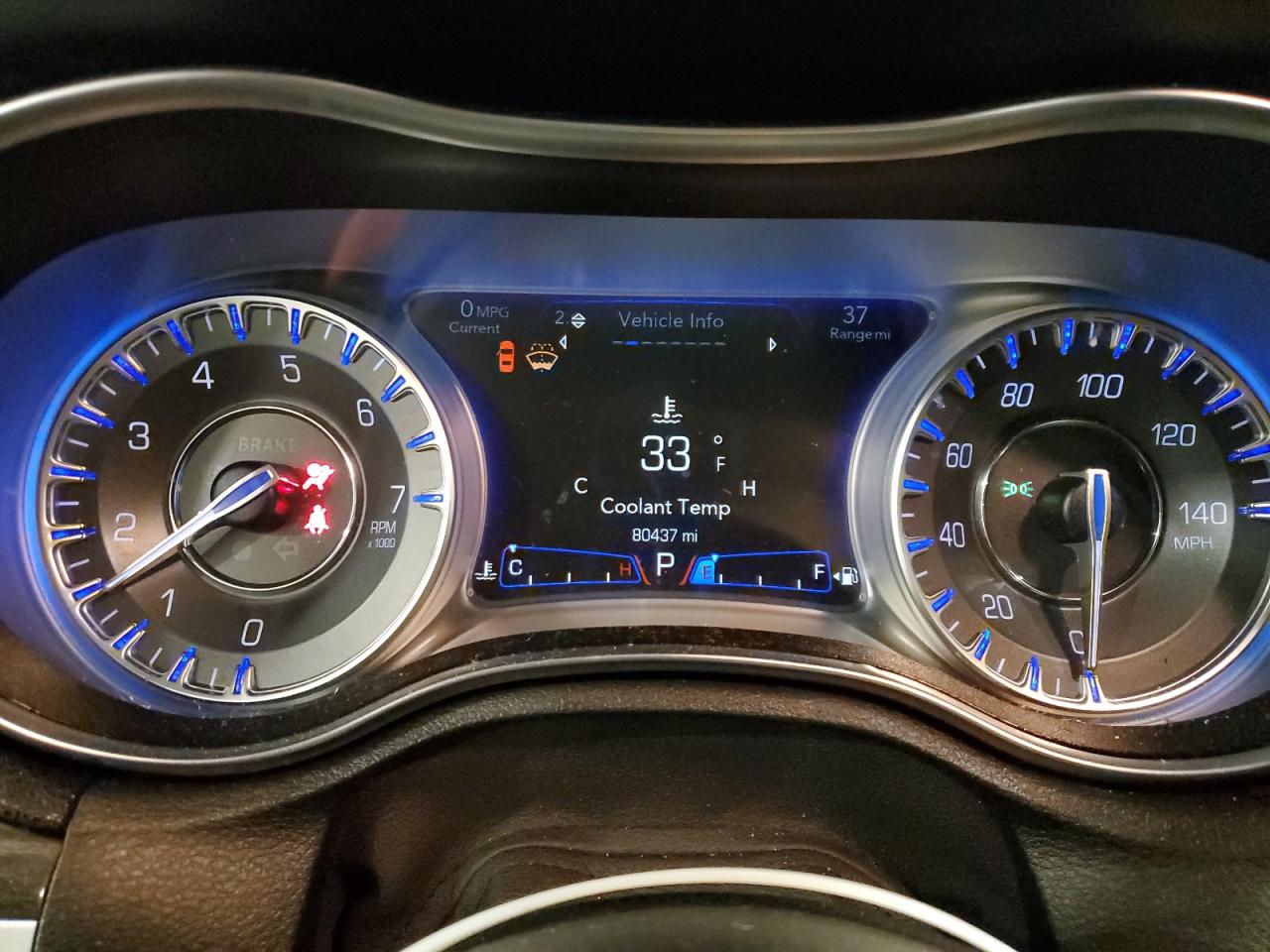 2018 Chrysler 300 - Image 9