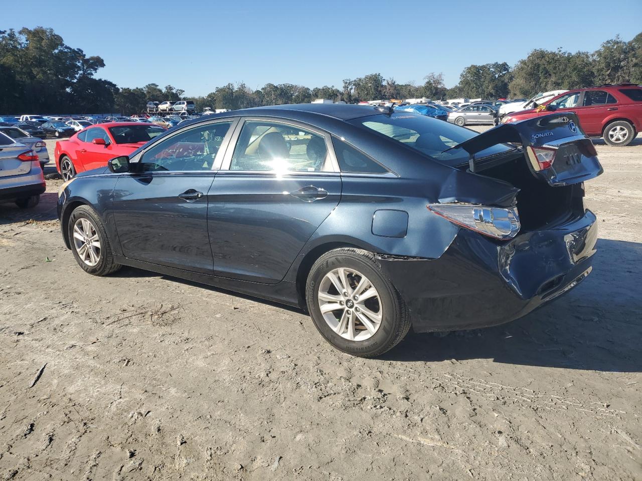 2012 Hyundai Sonata - Image 2