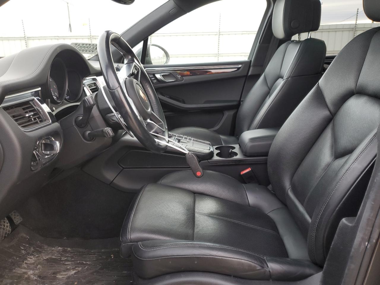 2018 Porsche Macan - Image 7
