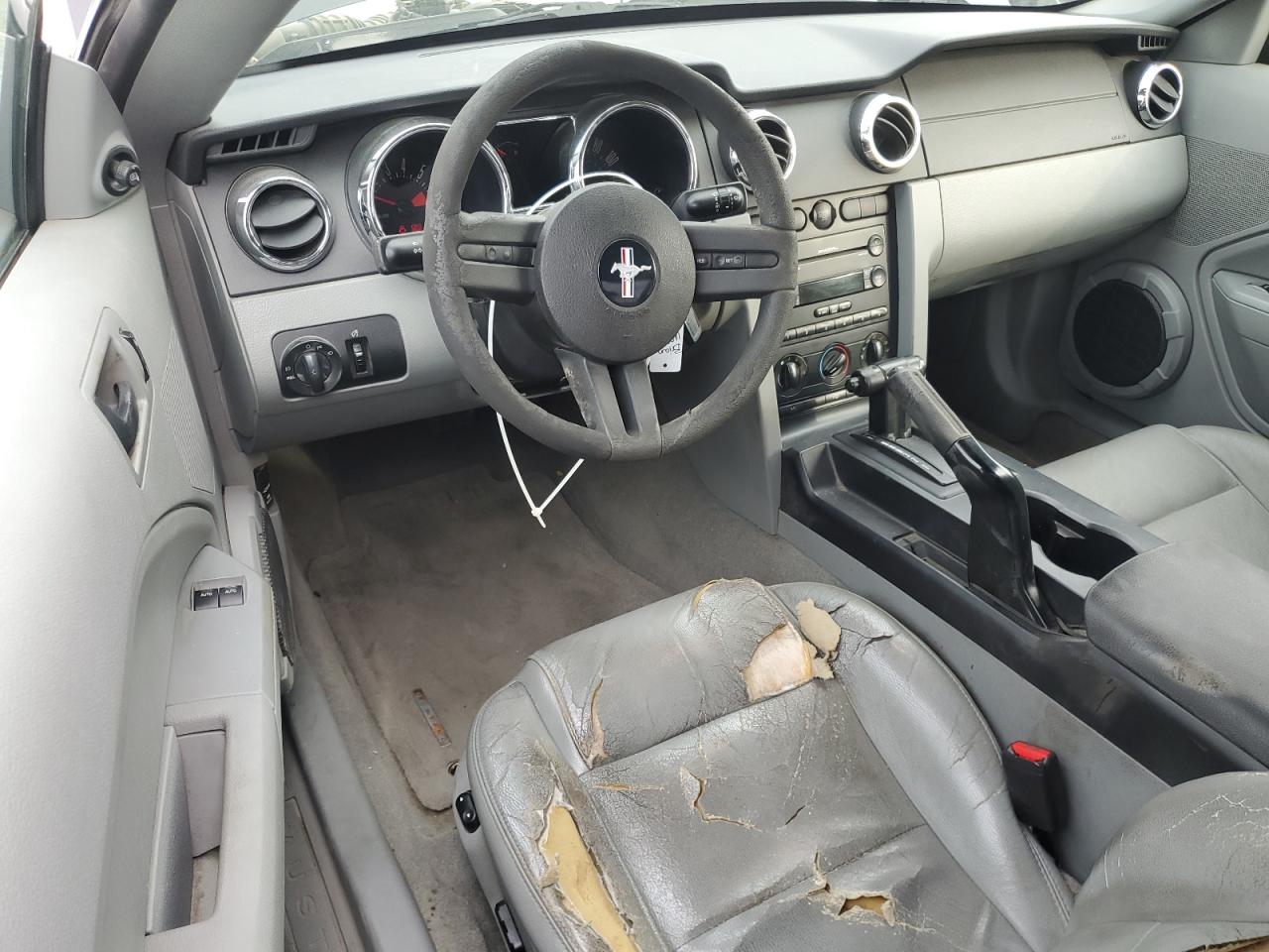 2007 Ford Mustang - Image 8