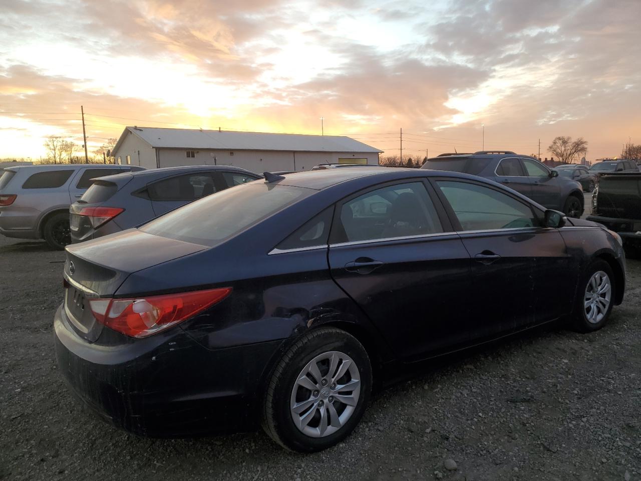 2011 Hyundai Sonata - Image 3