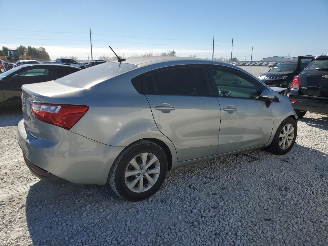 VIN KNADN4A31D6303503 2013 KIA RIO no.3