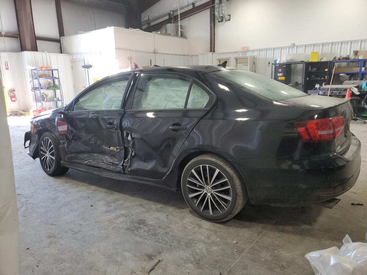 2015 Volkswagen Jetta - Image 2