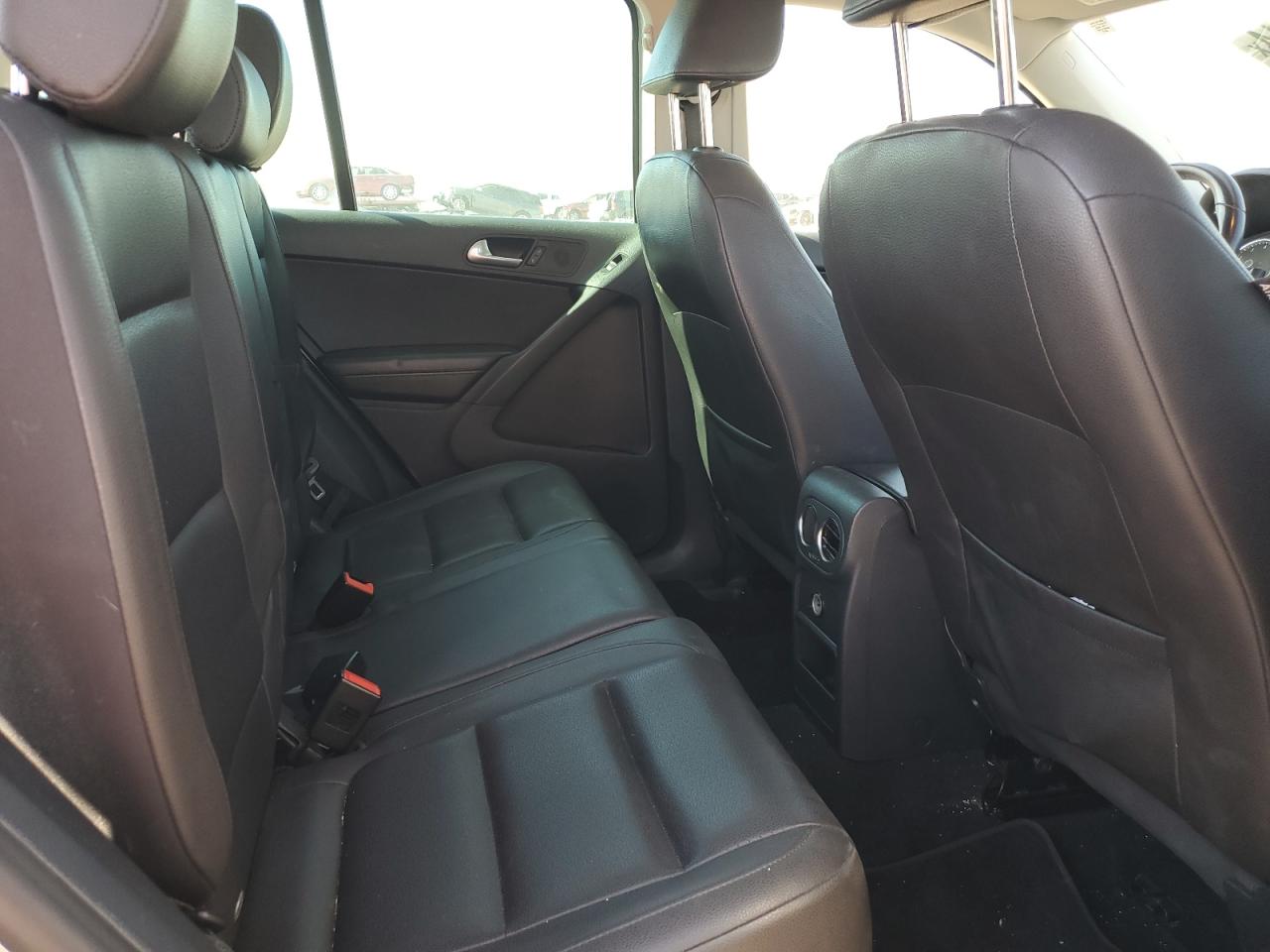 2014 Volkswagen Tiguan S VIN: WVGBV3AXXEW541760 Lot: 87401414