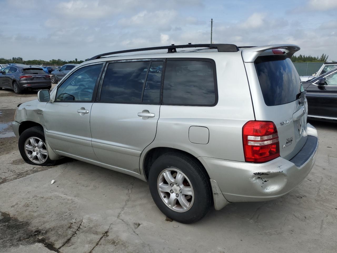 2003 Toyota Highlander - Image 2