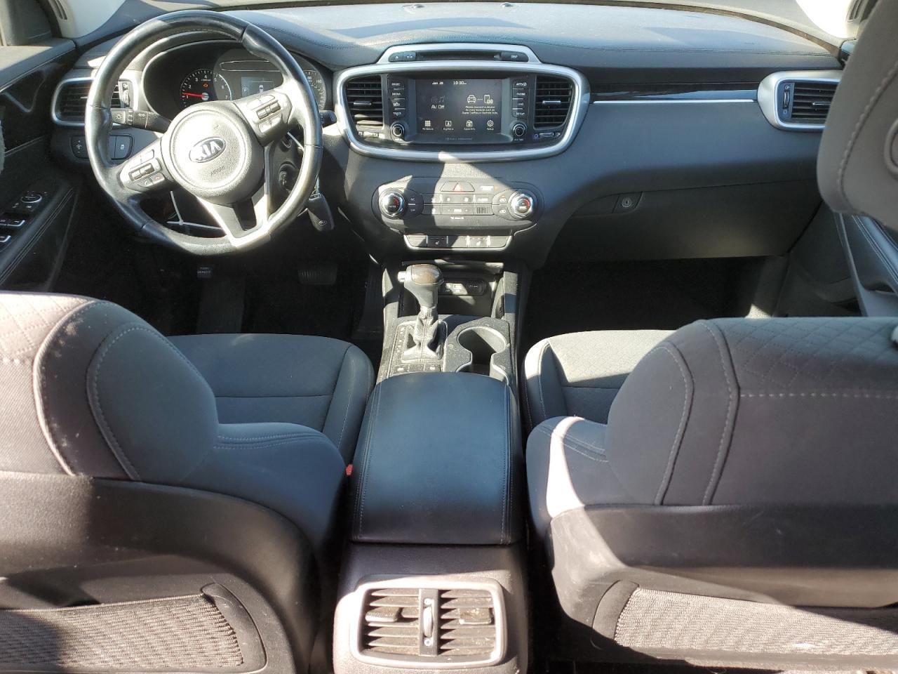 2017 Kia Sorento - Image 8