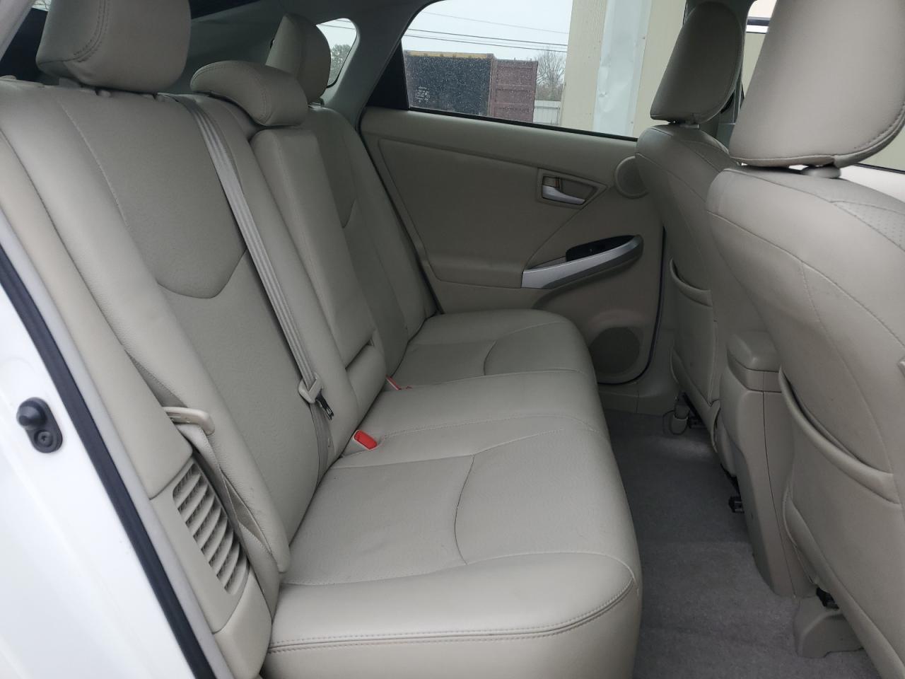 2011 Toyota Prius - Image 10