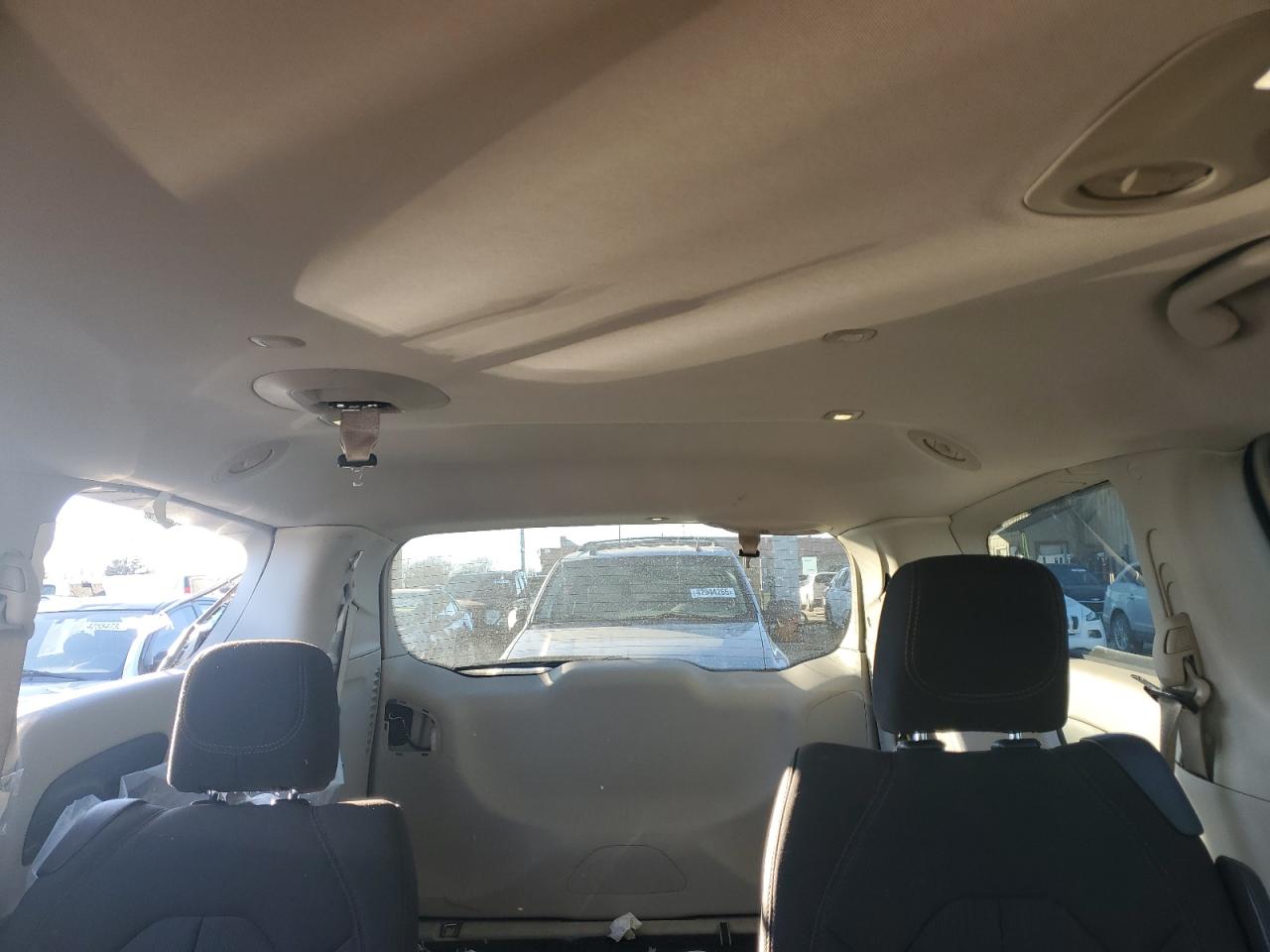 2017 Chrysler Pacifica - Image 10