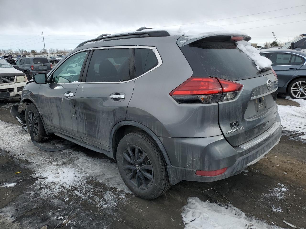 2017 Nissan Rogue - Image 2