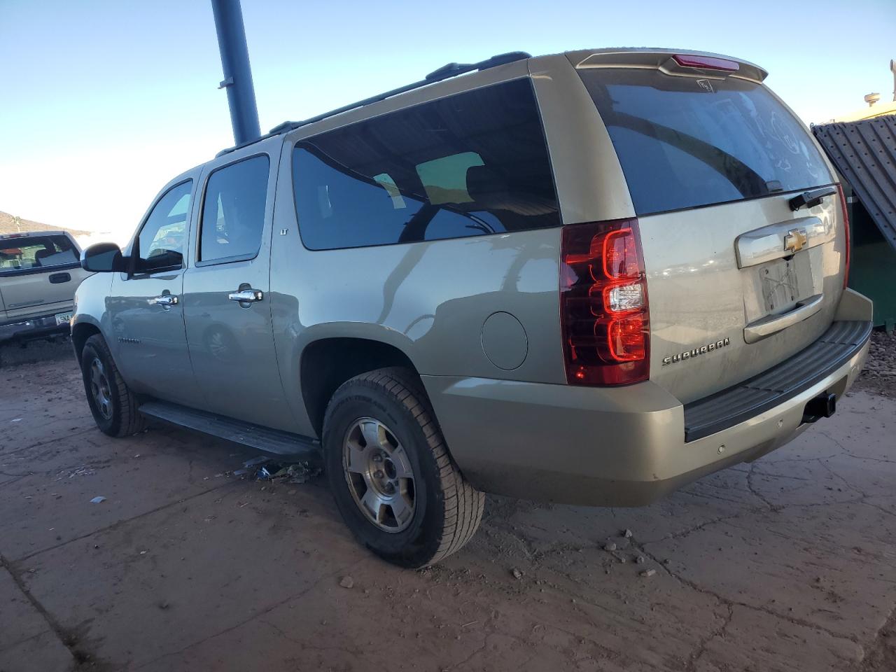 2014 Chevrolet Suburban - Image 2