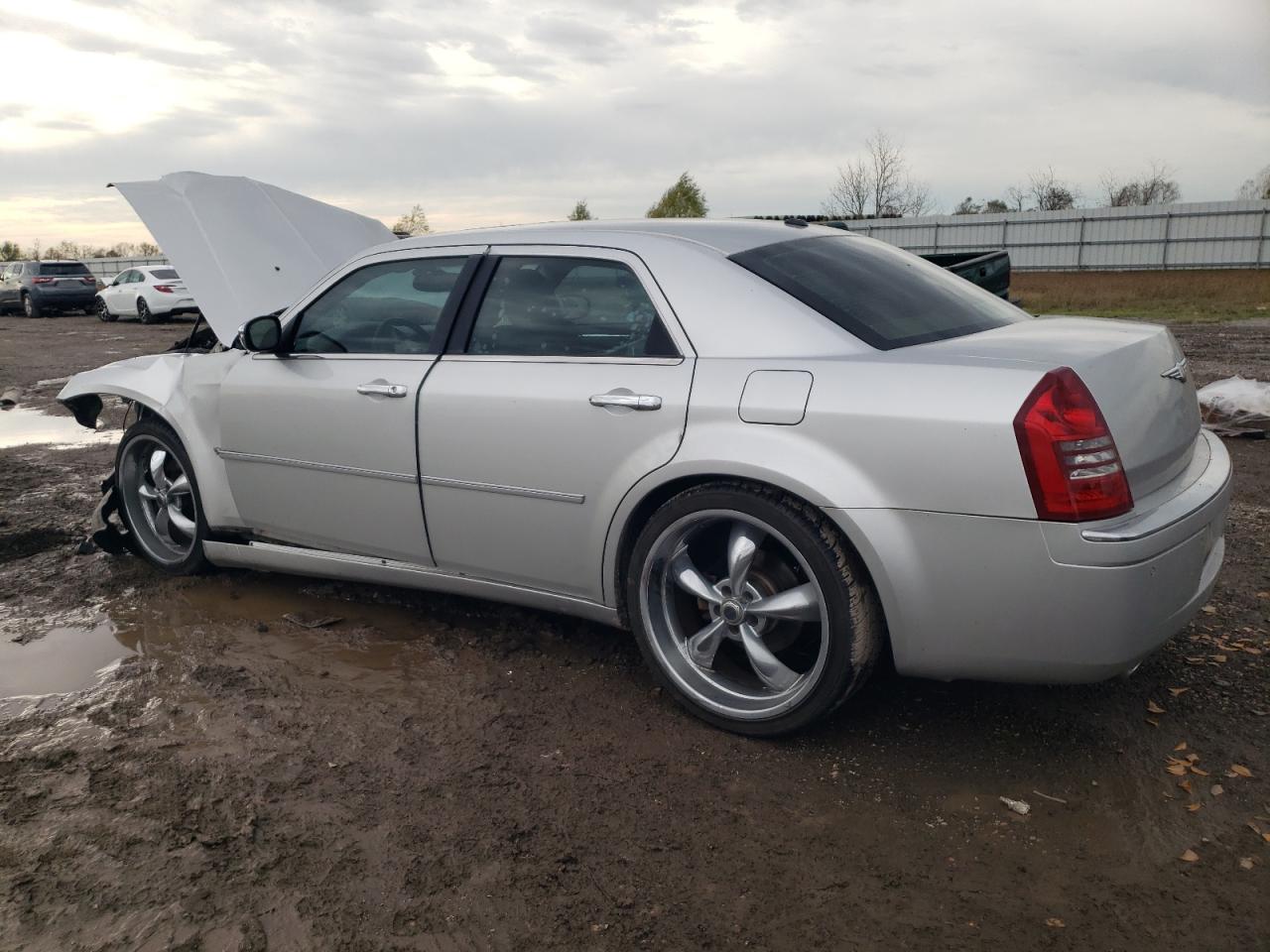 2006 Chrysler 300 - Image 2