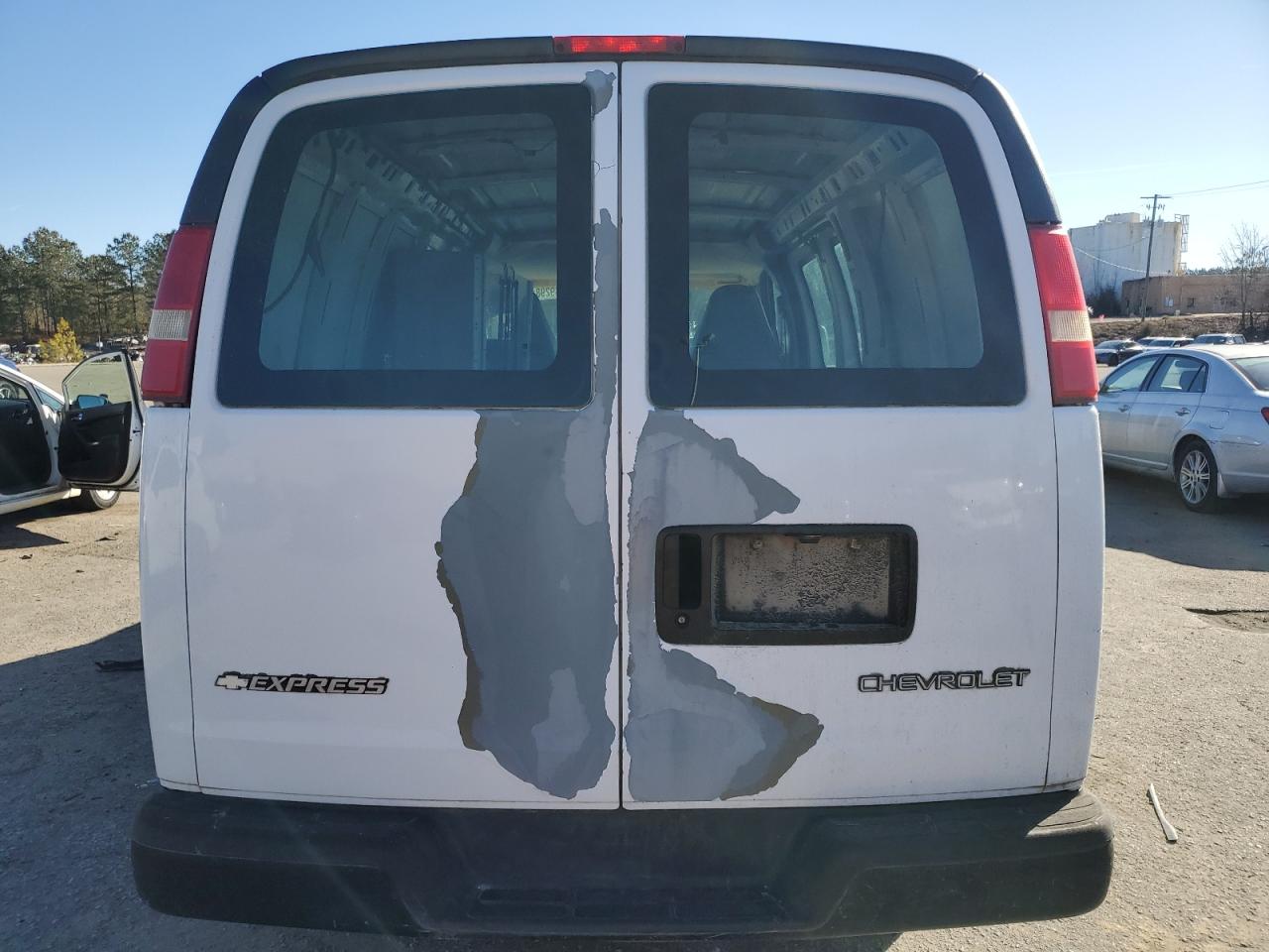 2004 Chevrolet Express G1500 VIN: 1GCFG15X241109660 Lot: 89298195