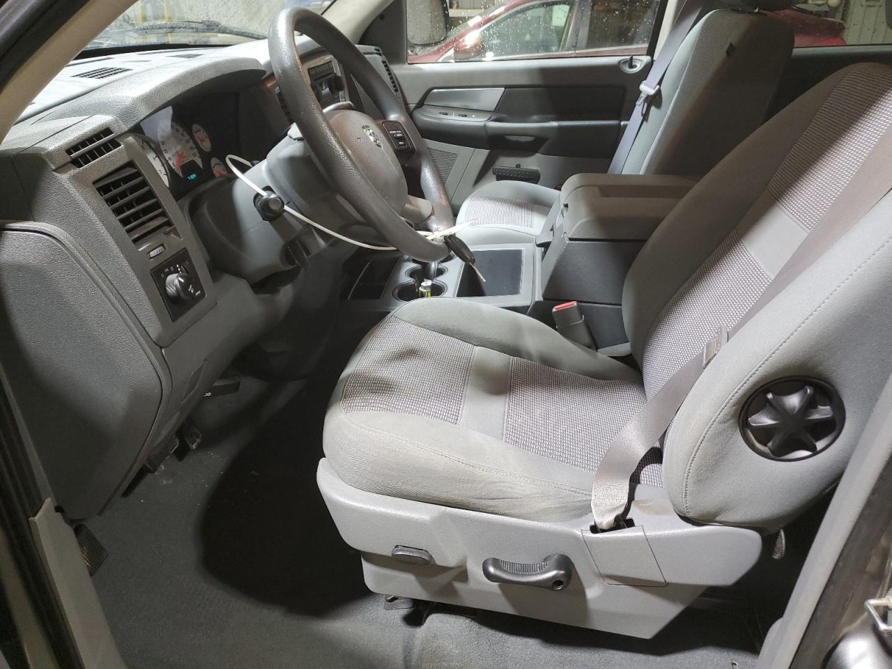 2007 Dodge RAM - Image 7