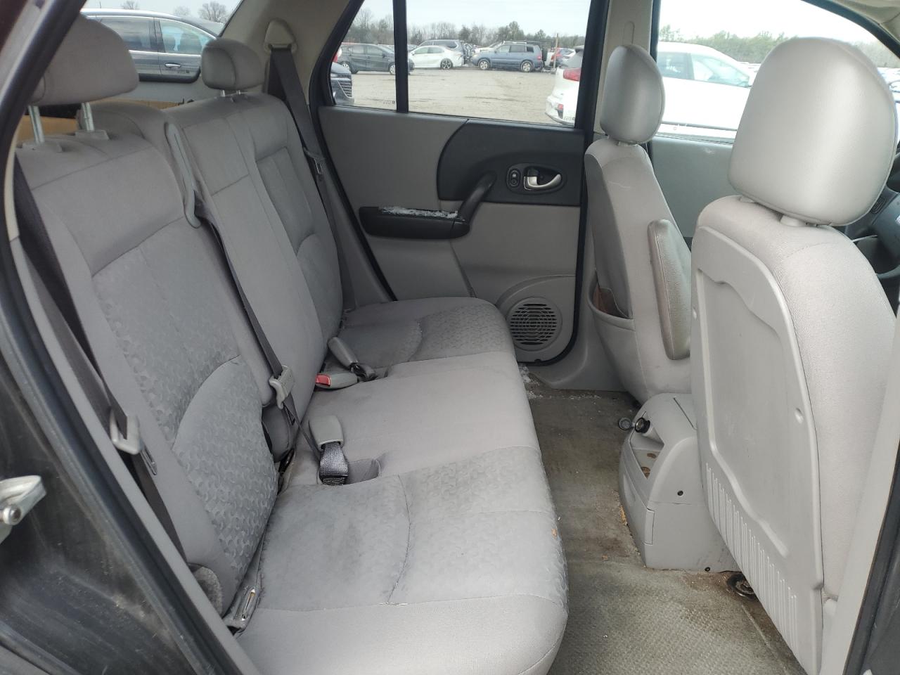 2005 Saturn VUE - Image 12