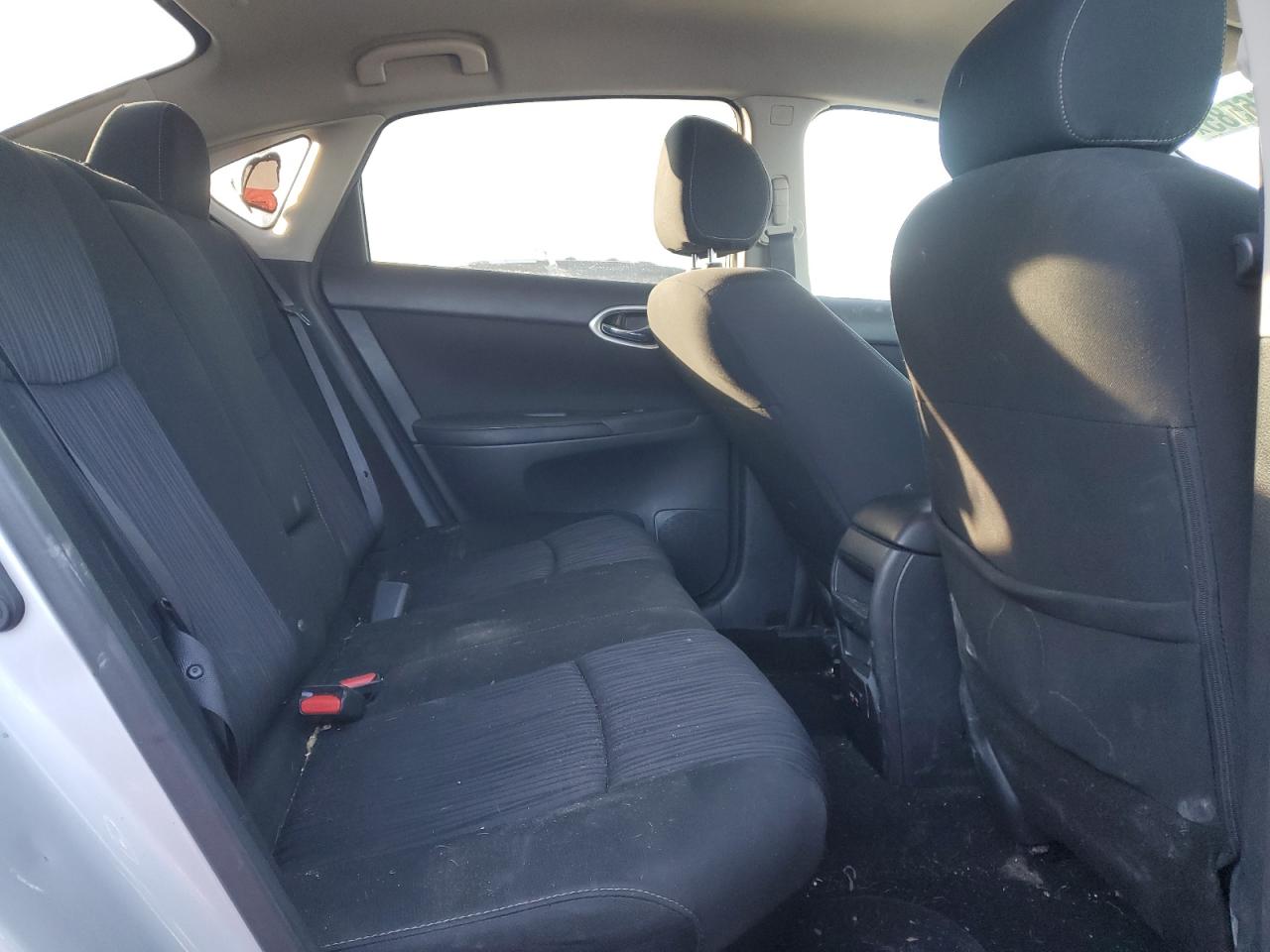 2019 Nissan Sentra - Image 10