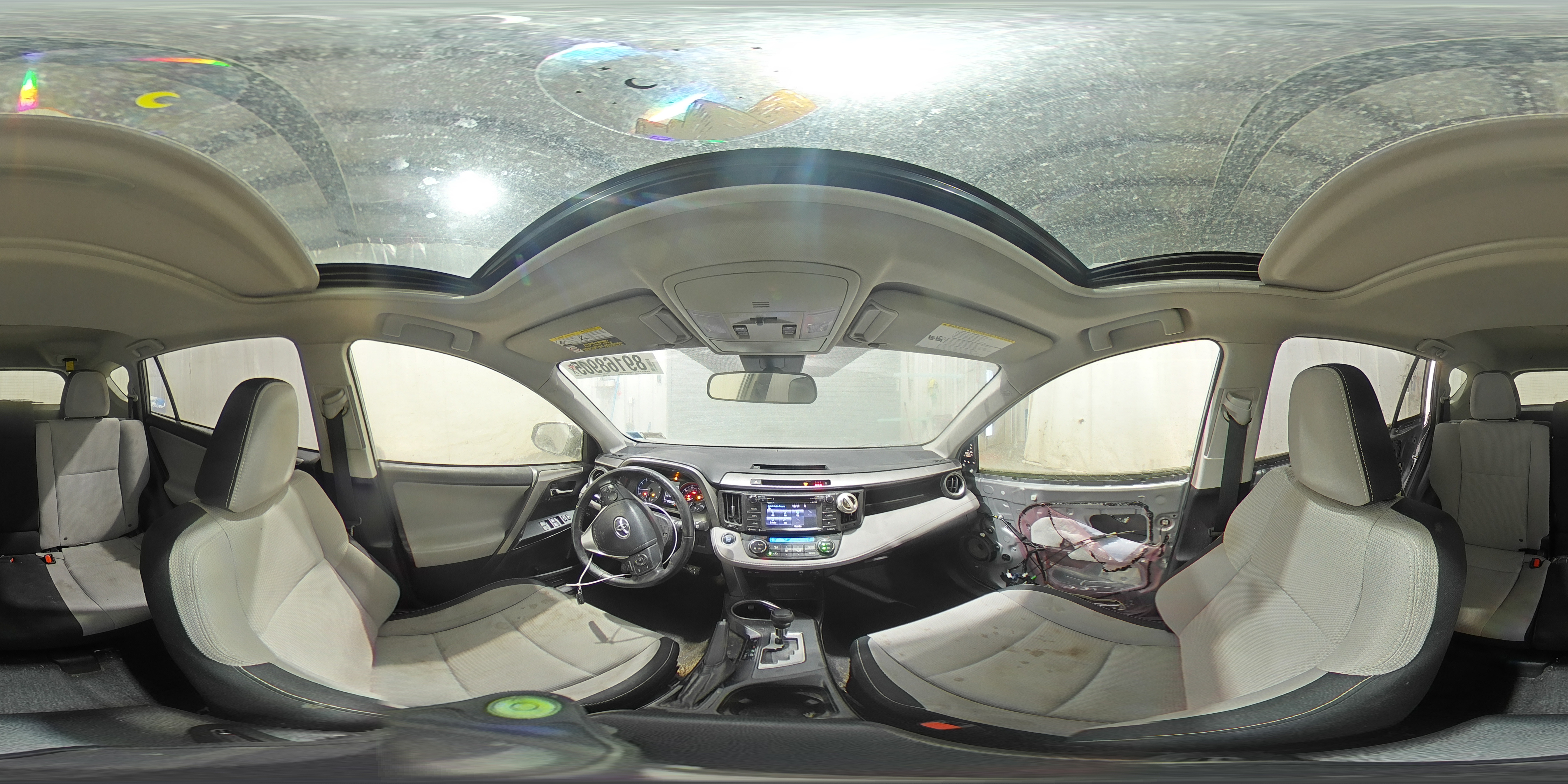 2018 Toyota RAV 4 - Image 16