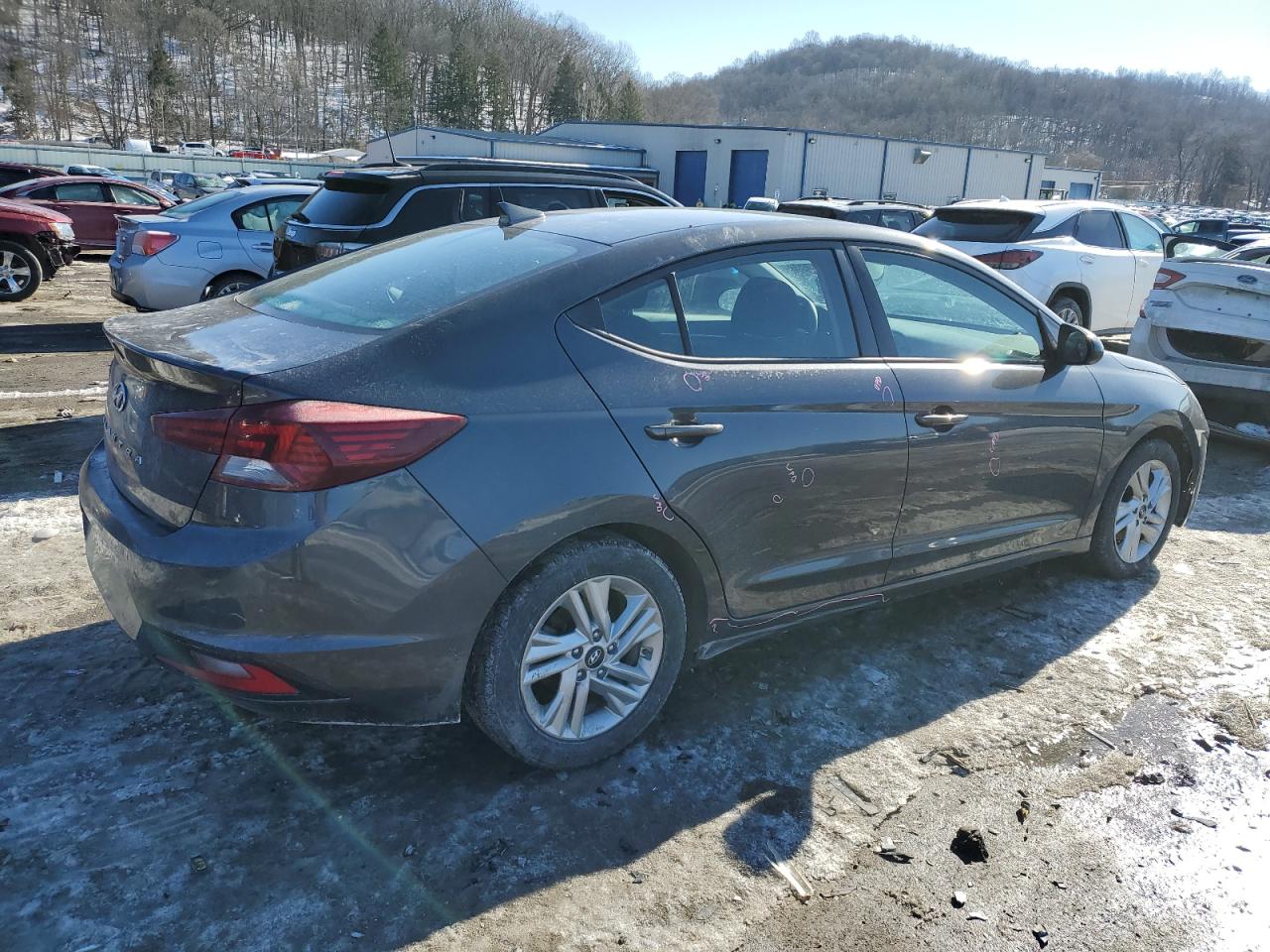 2020 Hyundai Elantra - Image 3