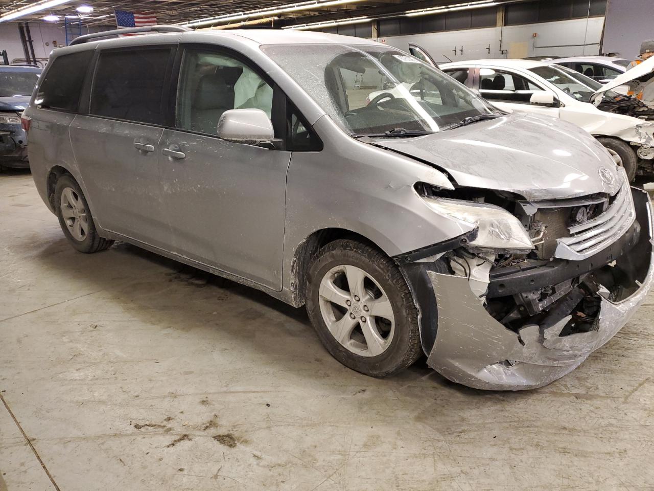 2015 Toyota Sienna - Image 4