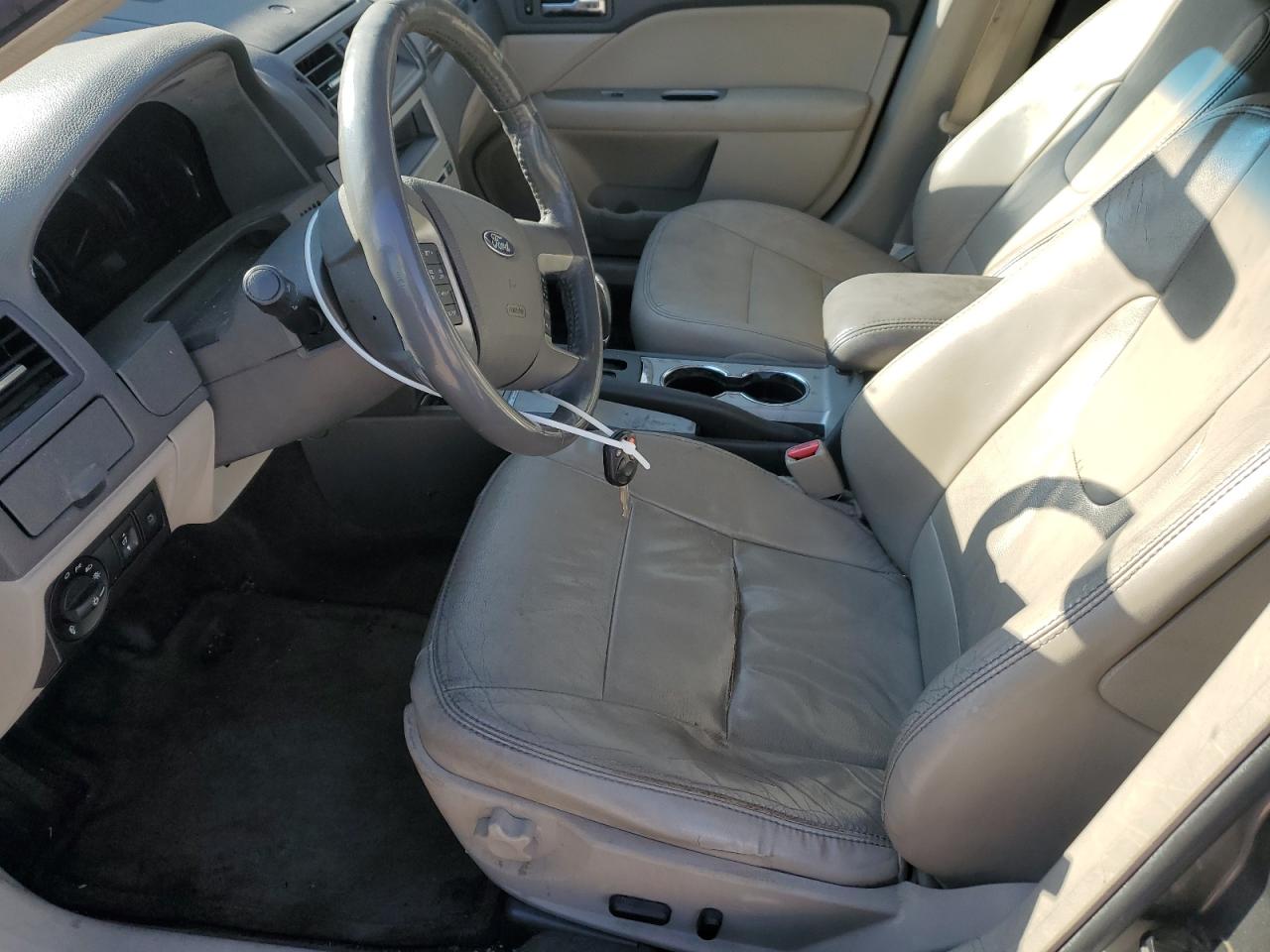 2010 Ford Fusion - Image 7