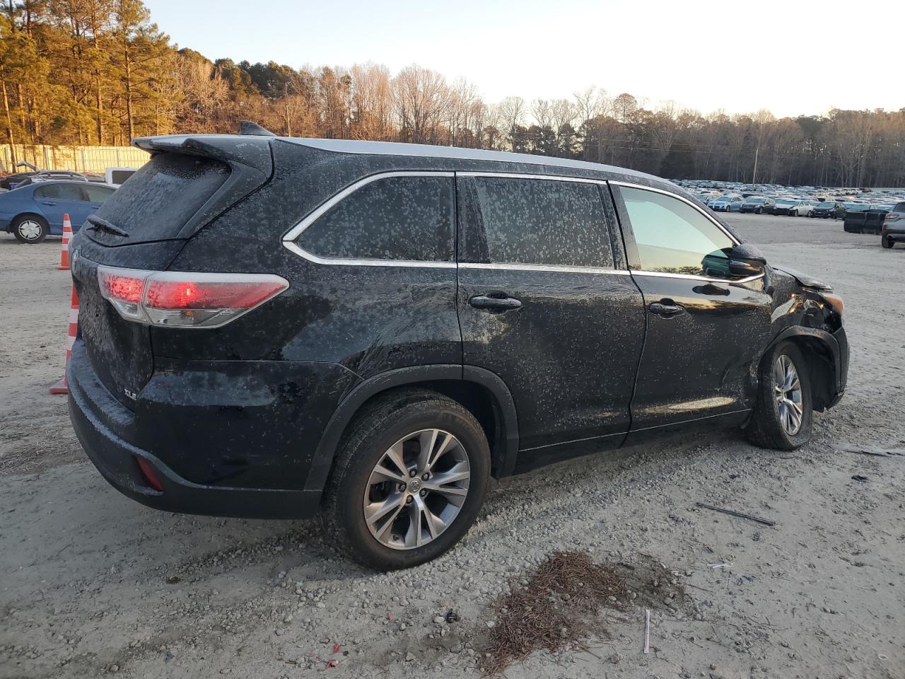 2015 Toyota Highlander - Image 3