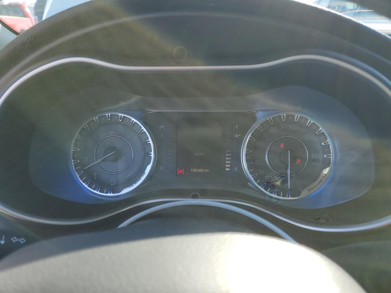 2016 Chrysler 200 - Image 9
